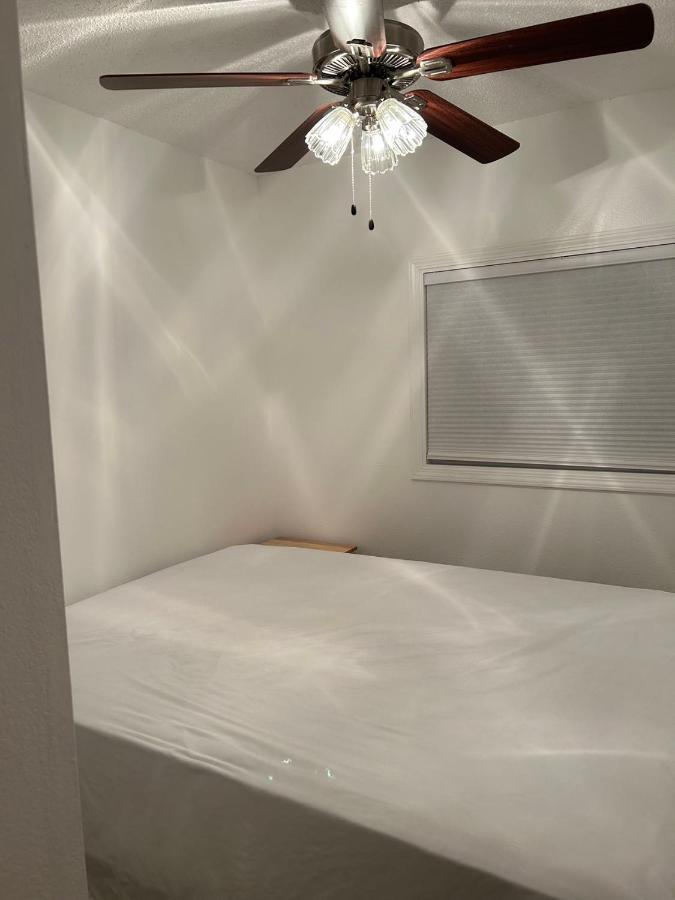 Guest House Casa De Таузънд Оукс Екстериор снимка